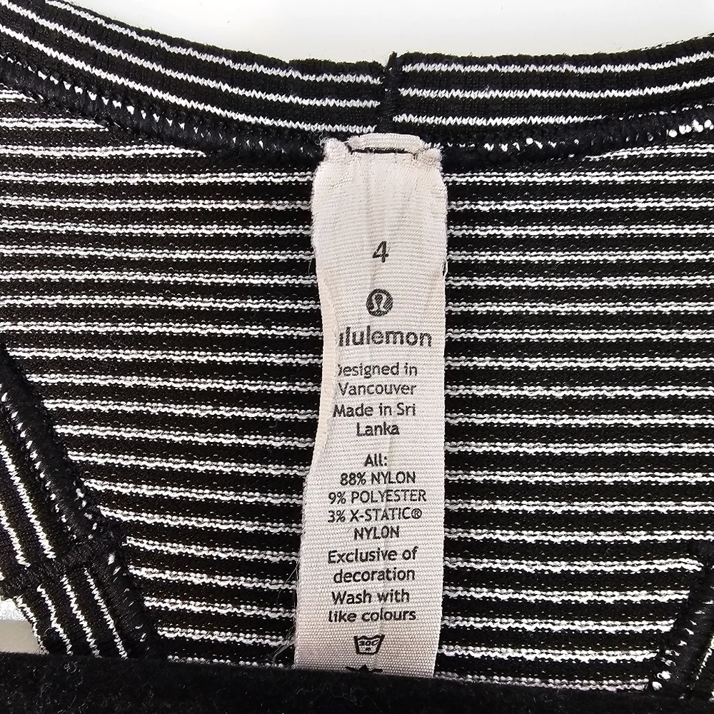 Lululemon Activewear Swiftly Tech Racerback Running Tank White / Black Stripe Sz